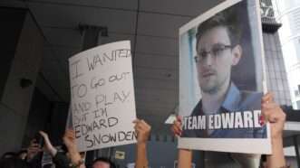 snowdenprotesters_1161x653 | Mike K. / Dreamstime.com